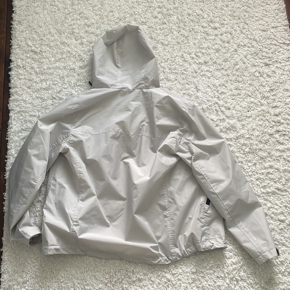 H&M rain jacket - Picture 3 of 4